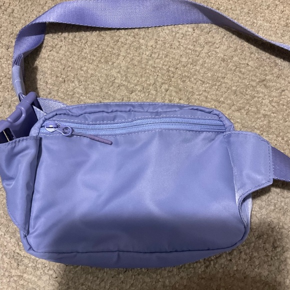 Lululemon Large Everywhere Belt Bag Dark Lavender 2L - Picture 5 of 7